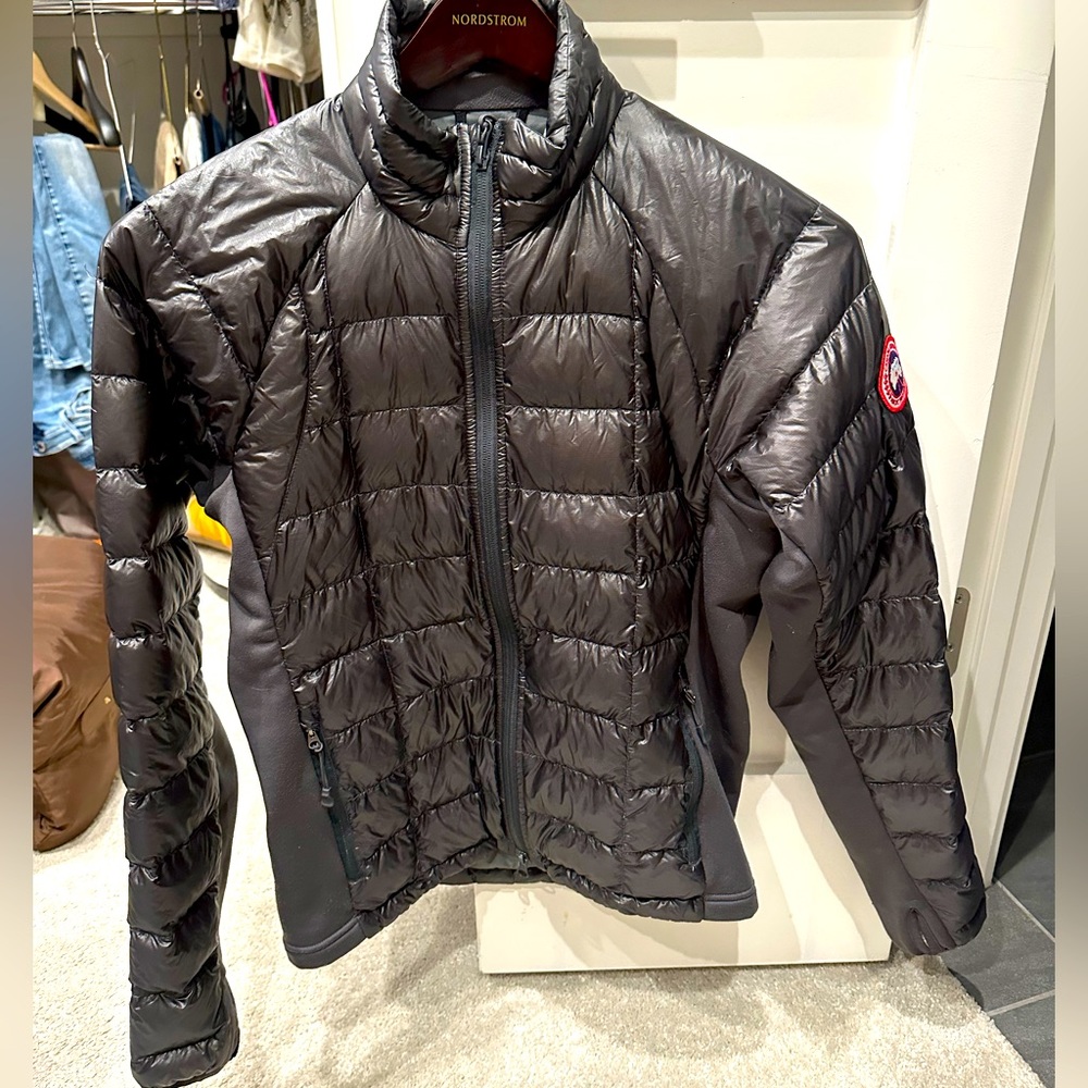 100% Authentic Canada Goose Mens Hybridge Lite Jacket Size M. Great condition